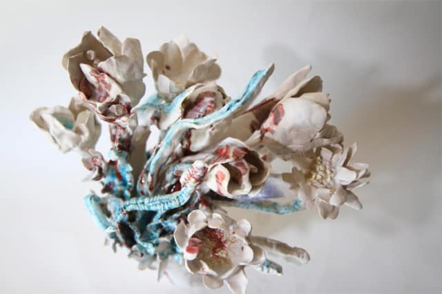 Bouquet blanc vert, 2019 Céramique 45 H x 40 diam cm, BC-1924 ©BACHELOT&CARON (collection privée)