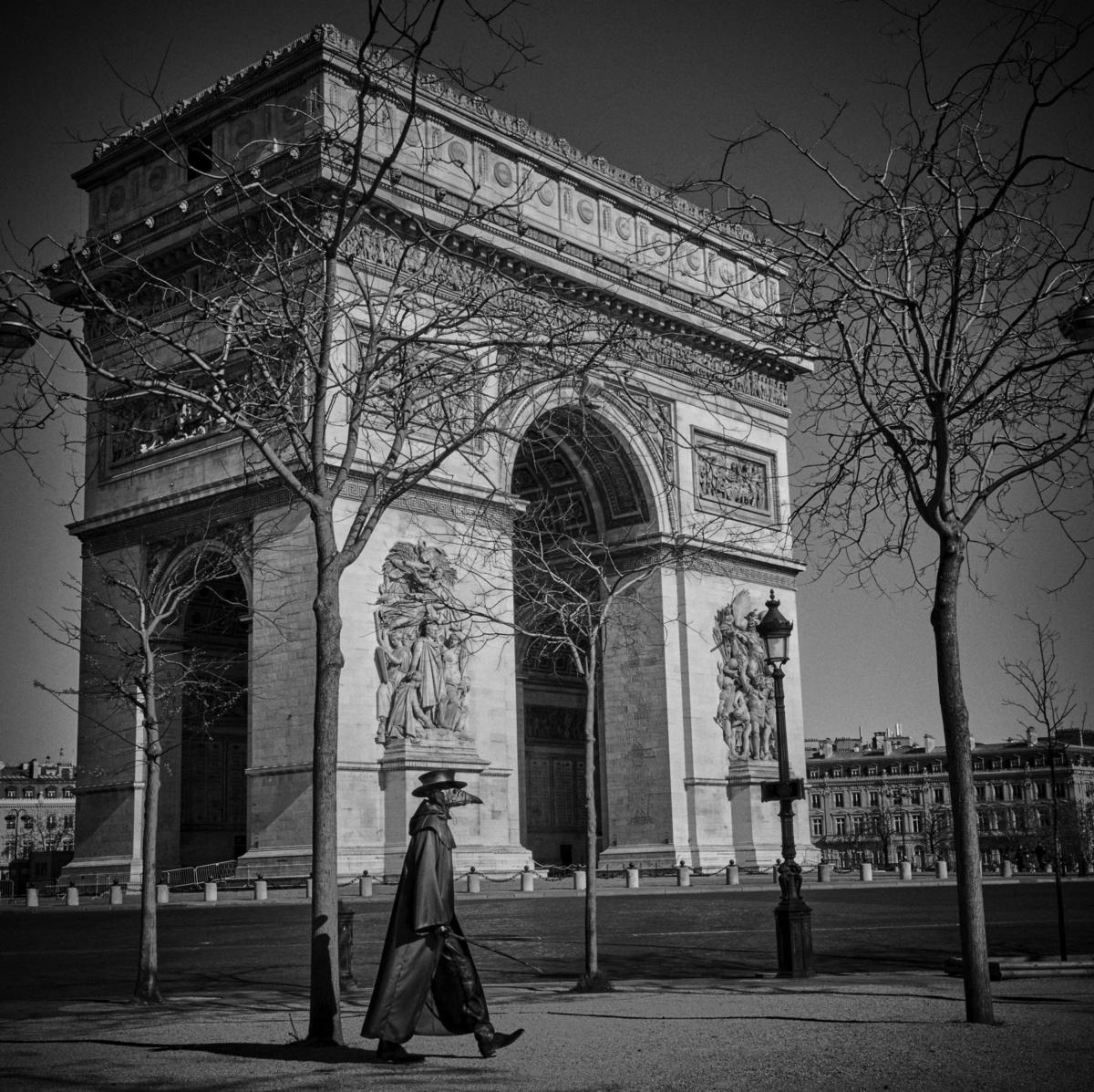 Arc de Triomphe, Paris, mars 2020 Fine Art print sur papier Hahnemühle 25 x 25 cm, SG-DP01 ©STEPHAN GLADIEU