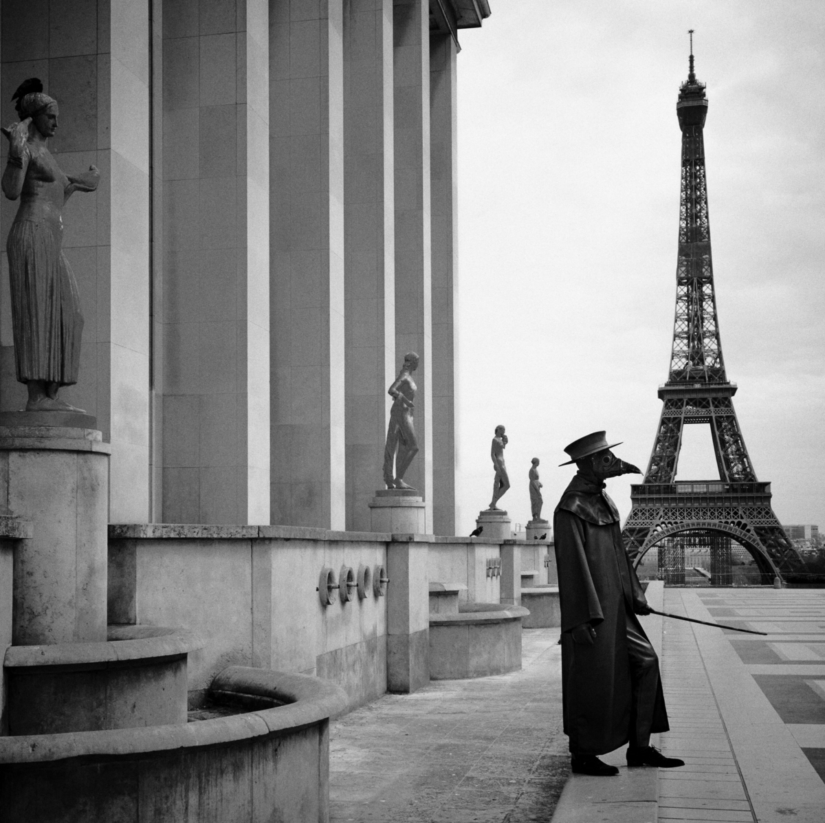 Docteur Peste, Musée de l'Homme, Paris, mars 2020 Fine Art print sur papier Hahnemühle 25 x 25 cm, SG-DP06 ©STEPHAN GLADIEU