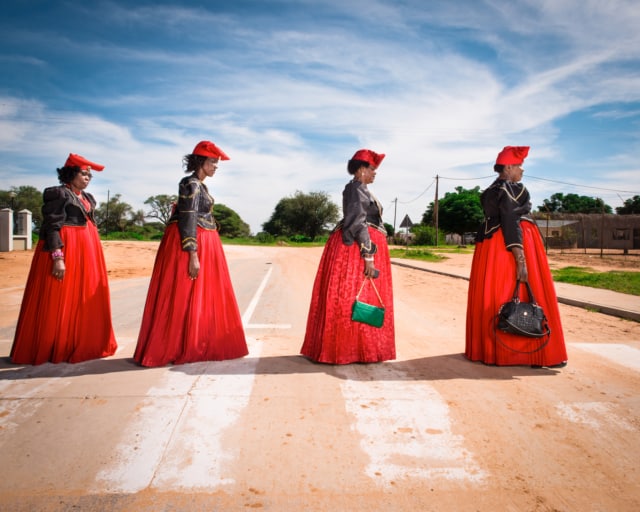 Hereros #38, Namibie 2017 Photographie Fine Art print sur papier Hahnemühle 80 x 100 cm, SG-HE38 ©STEPHAN GLADIEU