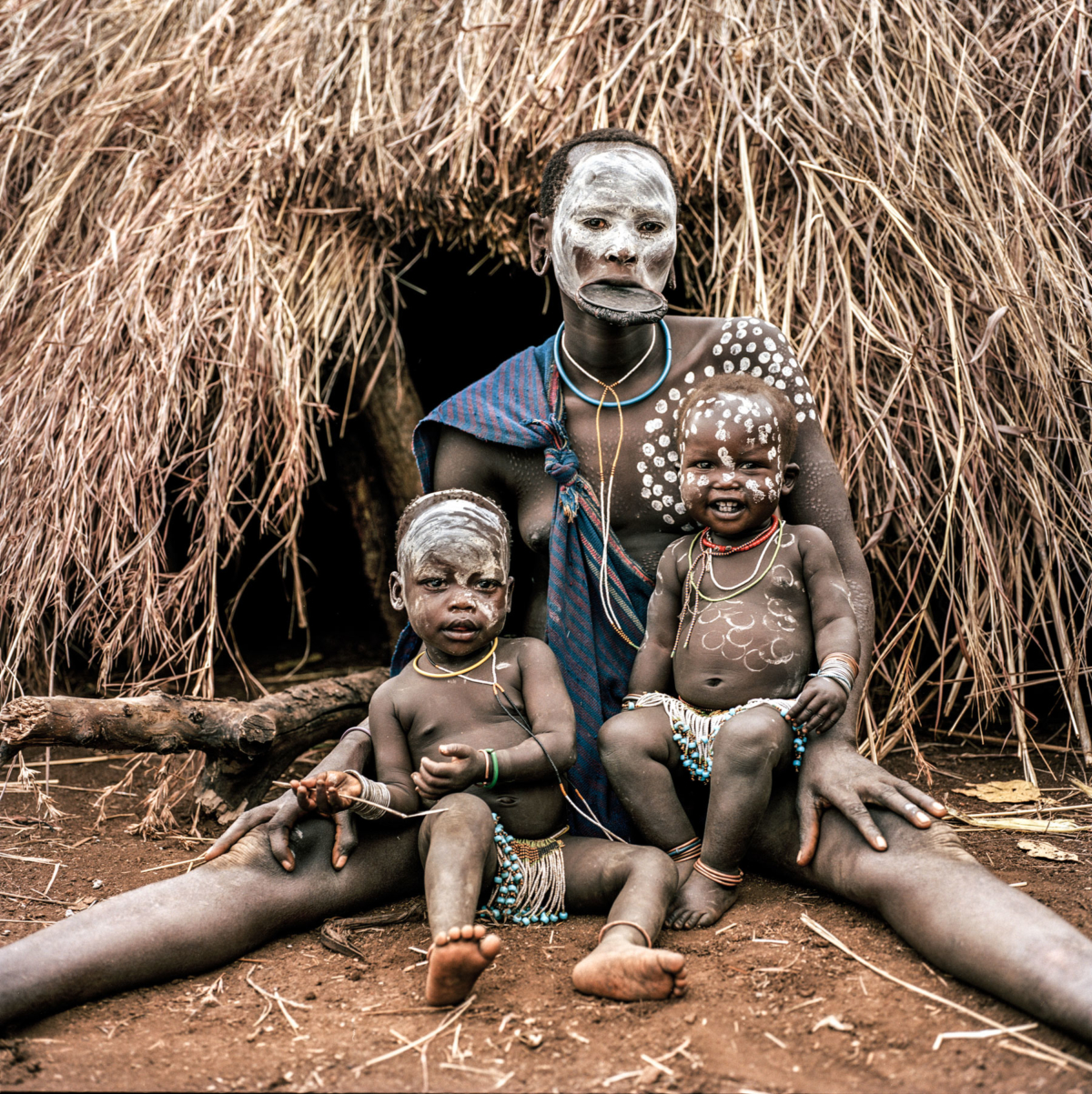 Surmas #9, Ethiopie, 2011 Photographie Fine Art print sur papier Hahnemühle 100 x 100 cm, SG-SU09 ©Stephan Gladieu