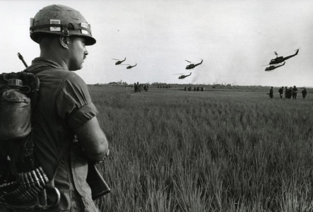 Division Hélico, Guerre du Vietnam, décembre 1967, GC-06108-28 ©Fondation Gilles Caron