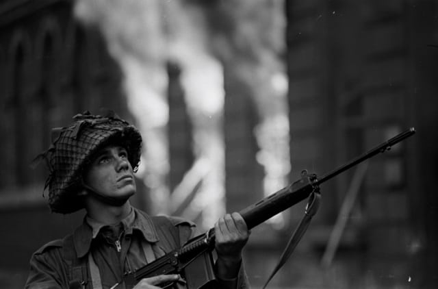 Soldat britannique à Derry, Irlande du Nord, août 1969, GC-16446-19A ©Fondation Gilles Caron