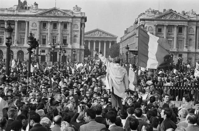 Manifestation de soutien au Général de Gaulle, Place de la Concorde, Paris, mai 1968 GC-08647-014 ©Fondation Gilles Caron