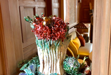BouquetdaspergesFoliepotagere2019InstallationceramiquesTheConnaughtLondresRestaurantHeleneDarrozeBachelotCaron