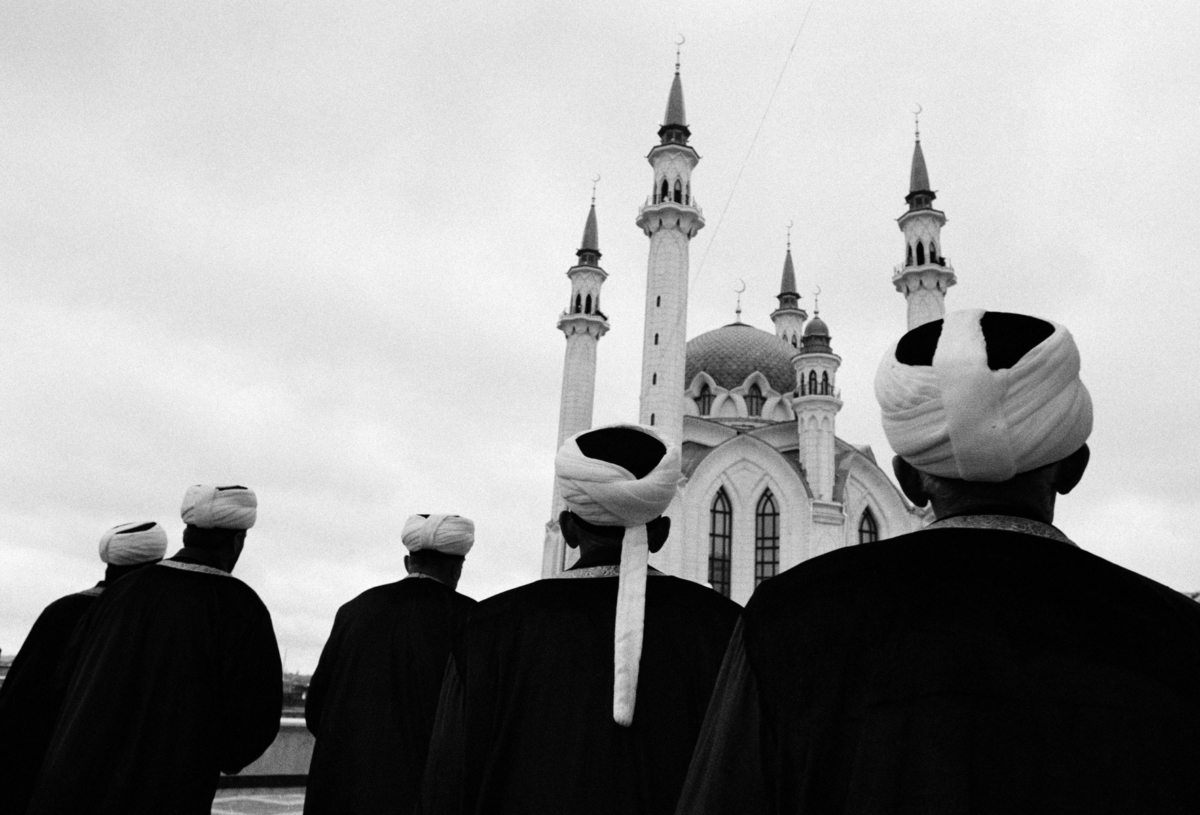 Tatars lors de l’ouverture de la mosquée Kul Sharif dans le kremlin de Kazan, 24 juin 2005 ©James Hill