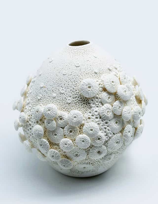 Vase corail, 2018 Porcelaine, 17 x 18 cm ©Muriel Persil
