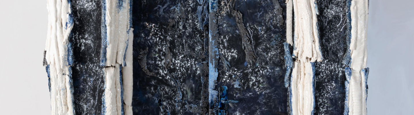 GrandePorte2021SculpturecramiqueetpanneauxphotographiqueavecparementsdecramiquesH295xL200xP45cmBC-2115BachelotCaron