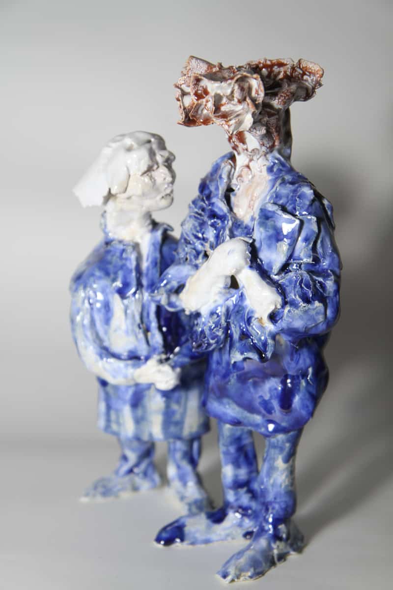 V. Meyer, série bleus, 2021 sculpture céramique Dia22 x 31H cm BC-2148 ©Bachelot&Caron