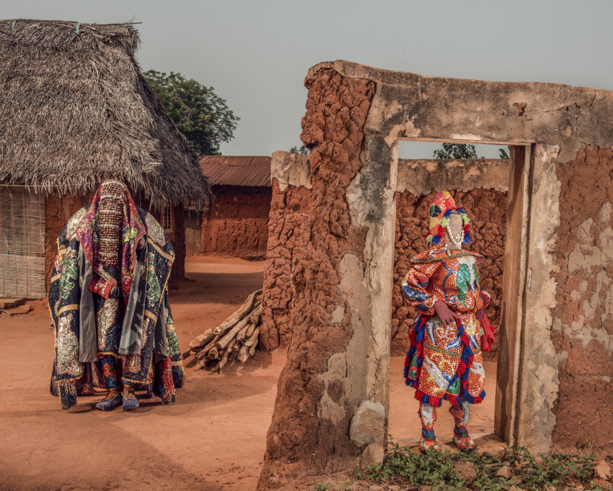 Egungun #11, Bénin, Real Portraitik #6, 2018-2020 Photographie fine art print sur Hahnemühle SG-EG11 ©Stephan Gladieu