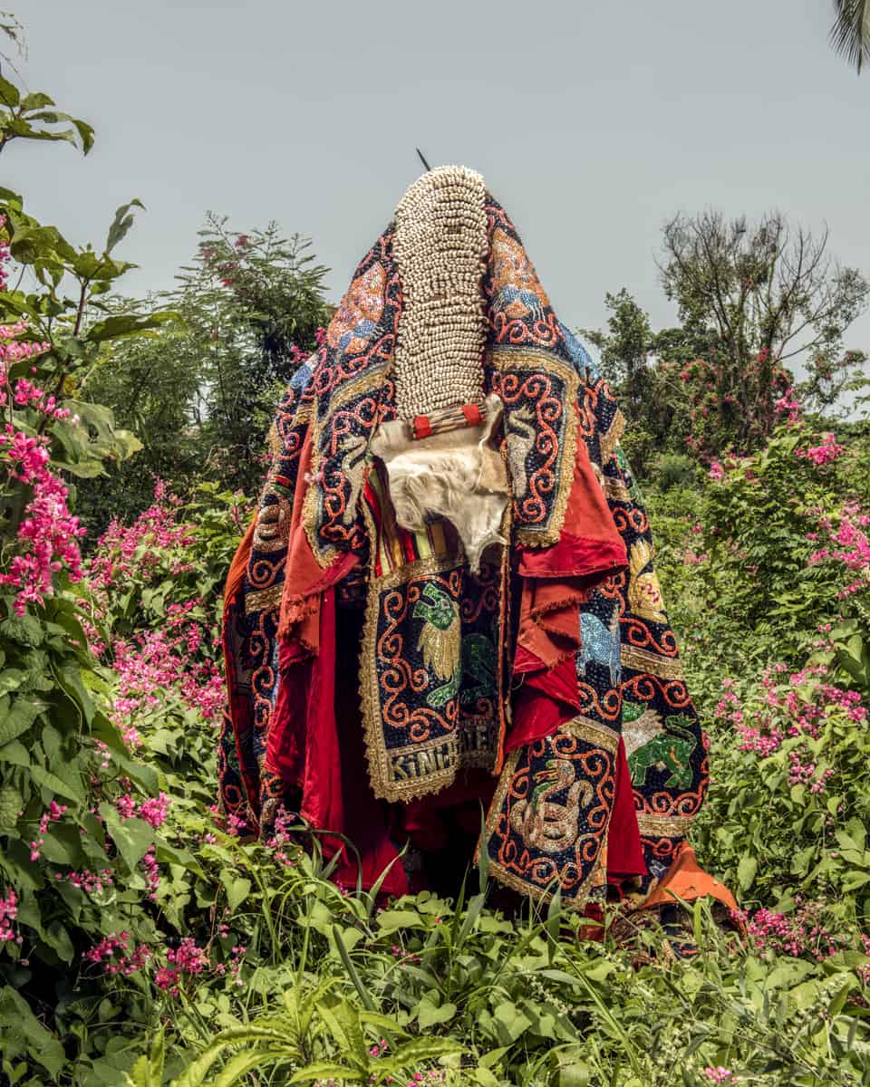 Egungun #35, Bénin, Real Portraitik #6, 2018-2020 Photographie fine art print sur Hahnemühle SG-EG35 ©Stephan Gladieu