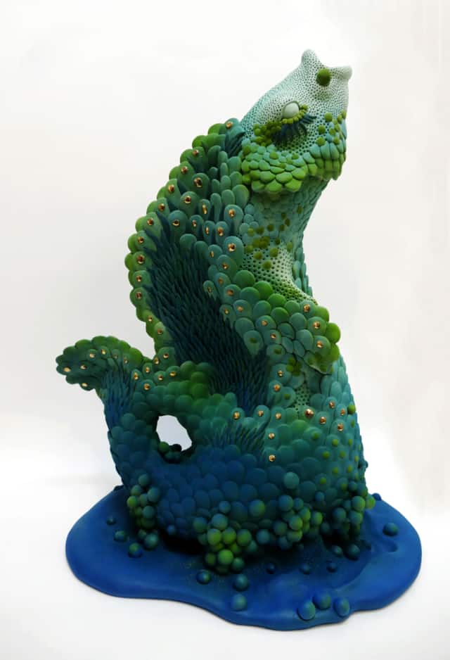 le poisson scintillant 2022, sculpture céramique, grés et engobes couleurs, émail satin, or, H.51x L.37 x l.30 cm MP-2213 ©Muriel Persil