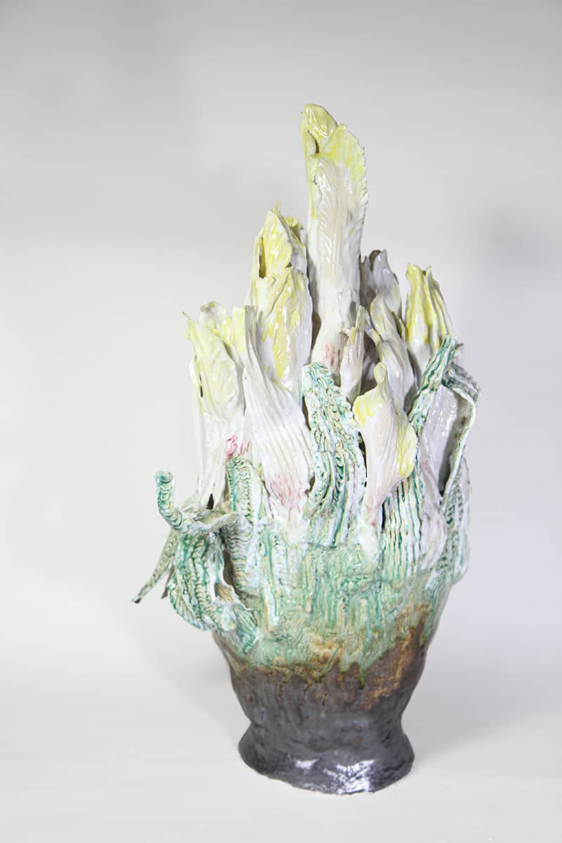 Vase endives, 2023 sculpture céramique, 41 x H.70 cm BC-2375 ©Bachelot&Caron