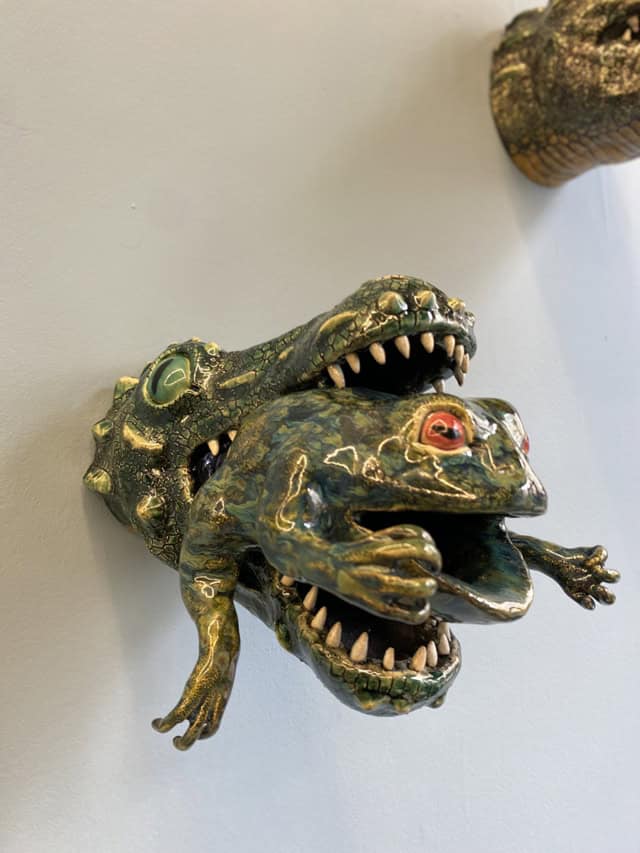 Olympique Team, 2024 sculpture faïence émaillée 17 x 22 x 29 cm  OT-2405 ©Onno Theelen