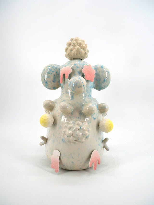 Elephanteau, 2024 sculpture grès, porcelaine, engobes et émaux 42 x 23 cm KT-2406 ©Kartini Thomas