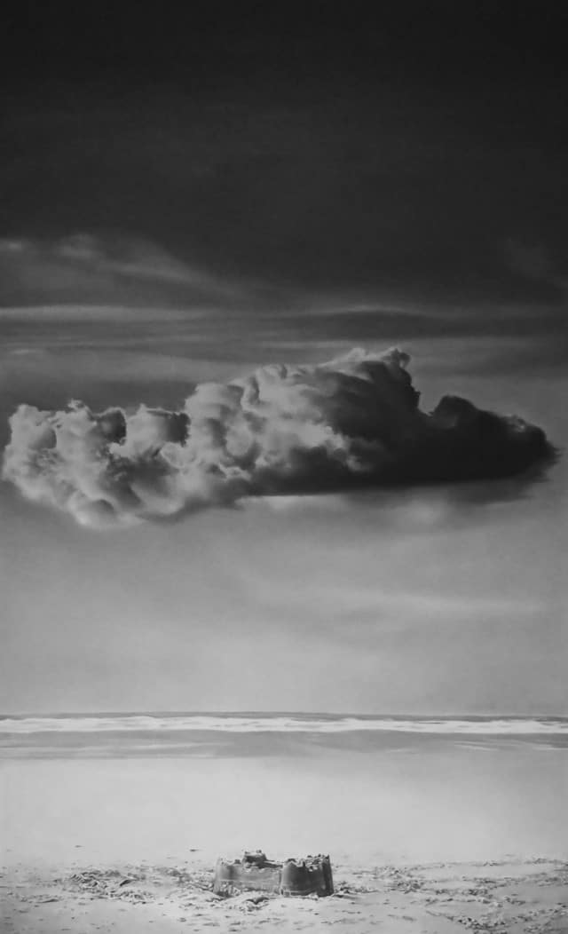 Le sable se souviendra du château, 2022 dessin pierre noire et graphite sur papier 86 x 53 cm RT1014 ©Raphaël Tachdjian