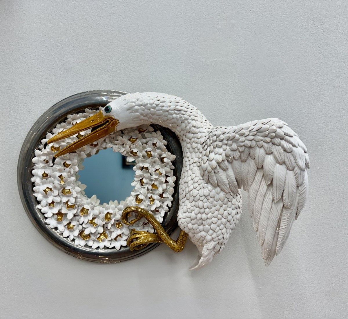 Miroir mon beau miroir, 2025 sculpture faïence émaillée 40x30 cm OT-2523 ©Onno Theelen 