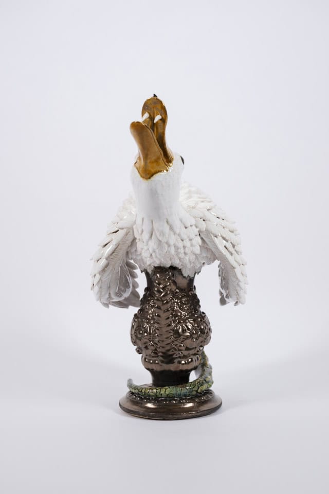 Oiseau mutant, 2024 sculpture faïence émaillée, 27x18x31 cm OT-2426 ©Onno Theelen