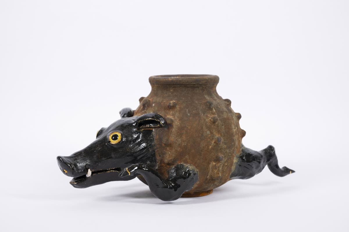 Rusty boar kettle, 2024 sculpture faïence émaillée, 17x20x14 cm OT-2428 ©Onno Theelen 