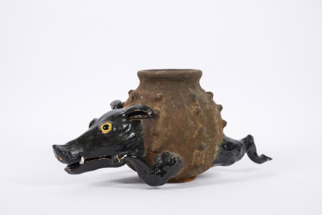 Rusty boar kettle, 2024 sculpture faïence émaillée, 17x20x14 cm OT-2428 ©Onno Theelen 