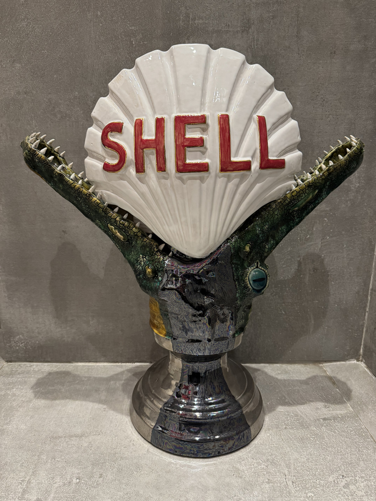 A shell ouvert, 2024 sculpture faïence émaillée 61x52x24 cm OT-2431 ©Onno Theelen 