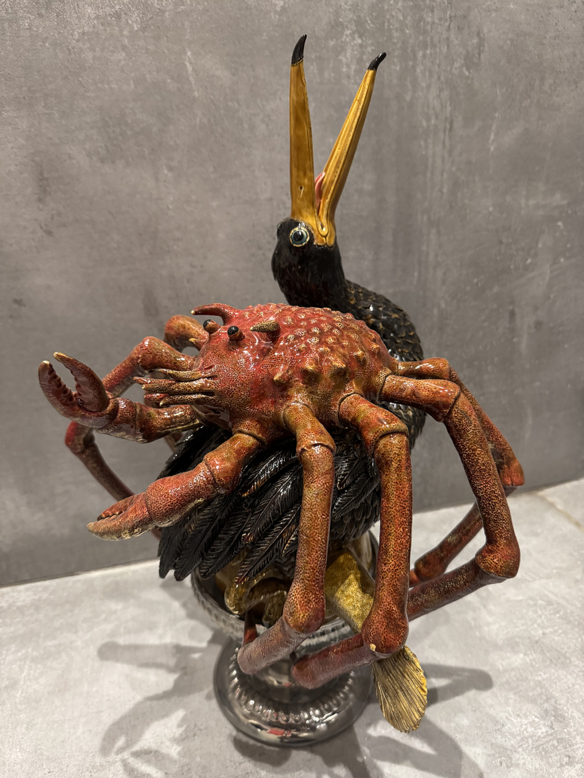 Acrobaties, 2025 sculpture faïence émaillée, 48x35x35 cm OT-2510 ©Onno Theelen 