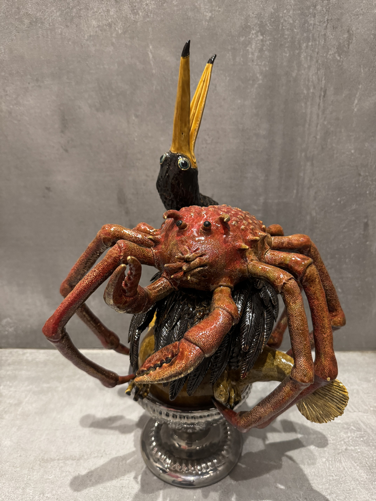 Acrobaties, 2025 sculpture faïence émaillée, 48x35x35 cm OT-2510 ©Onno Theelen 