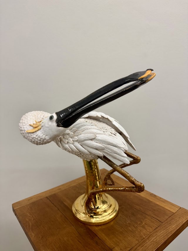 Maître Ibis, 2025 sculpture faïence émaillée 40x40x25 cm OT-2517 ©Onno Theelen 