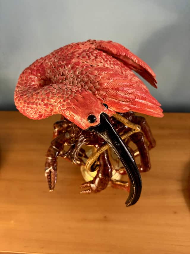 Ibis on crab, 2025 sculpture céramique 40x30x30 cm OT-2519 ©Onno Theelen