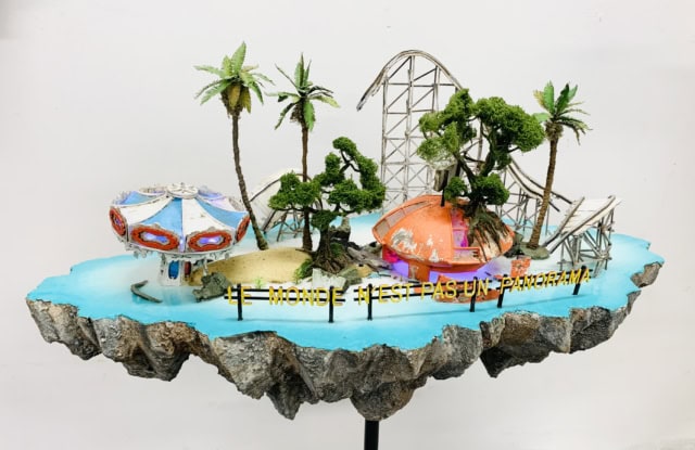 Le monde n'est pas un panorama, 2025 sculpture technique mixte 70x37x52 cm LF-2508 ©La Fratrie 