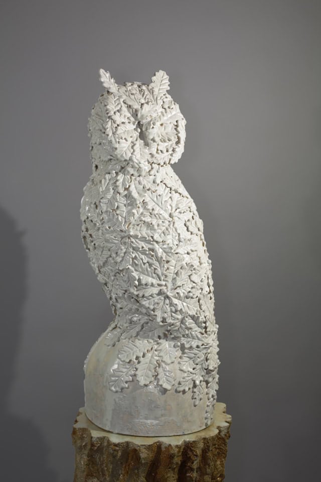 Oak & Owl, 2025 sculpture céramique 30x30x65 cm MF-2502 ©Matthieu Faury 