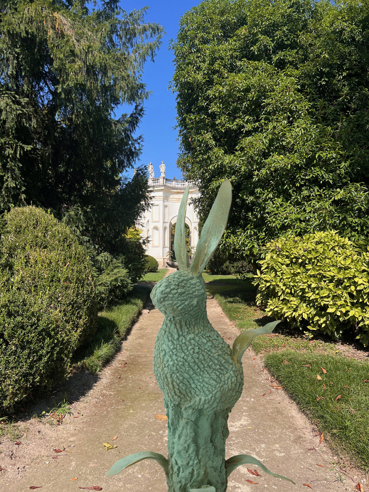 Fleur de lapin #1, 2025 sculpture céramique  50x50x98 cm MF-2504 ©Matthieu Faury 