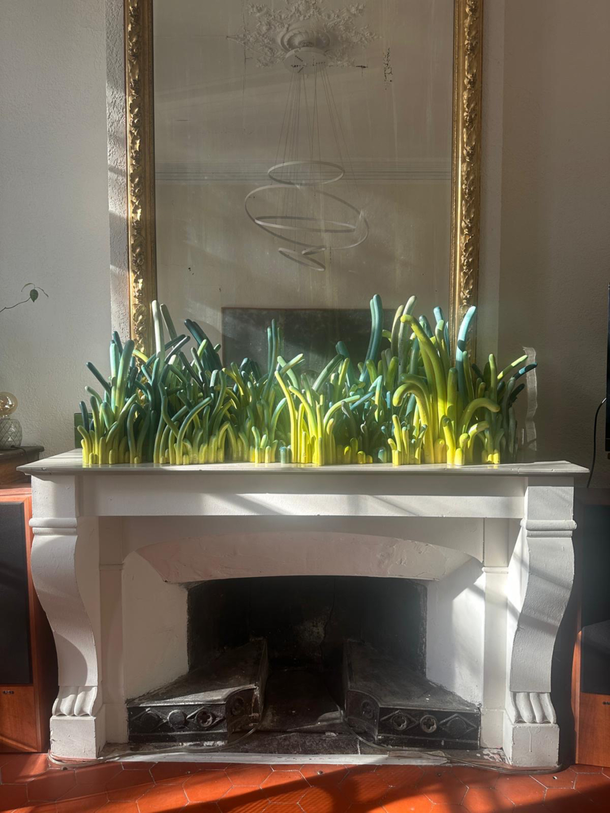 Installation céramique, 2025, dimensions variables ©Safia HIJOS 