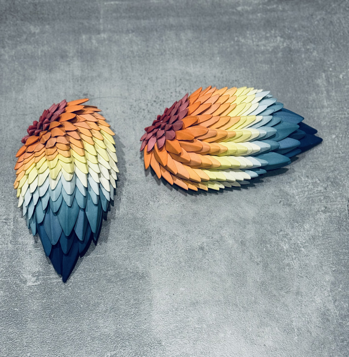 Rien qu'en restant immobile, 2020 porcelaine & engobes 20x23x8 x 2 cm SH-2001 ©Safia HIJOS