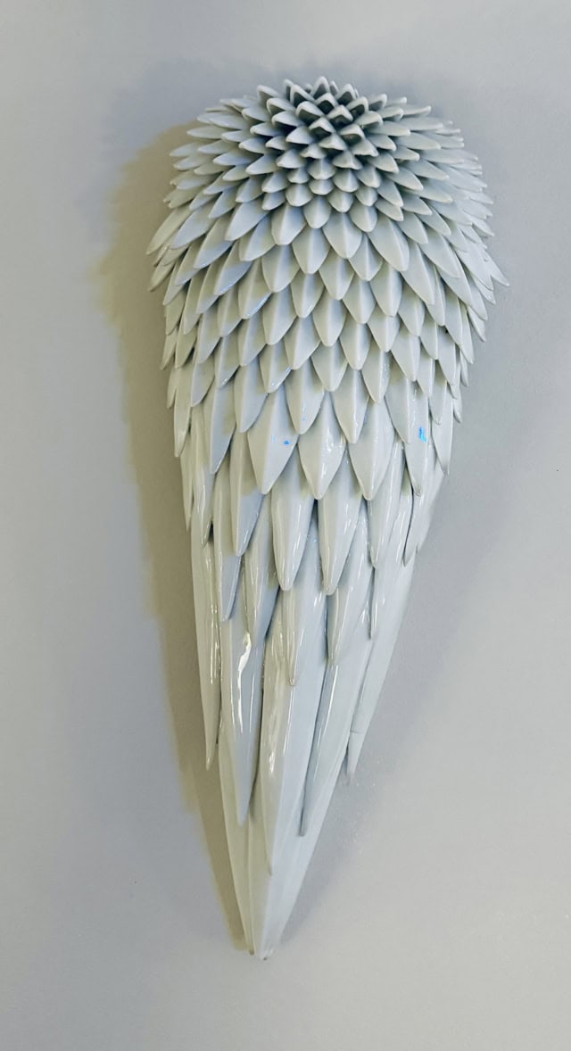 Sans bouger jamais, 2020 sculpture porcelaine blanche 20x13x58 cm SH-2003 ©Safia HIJOS 