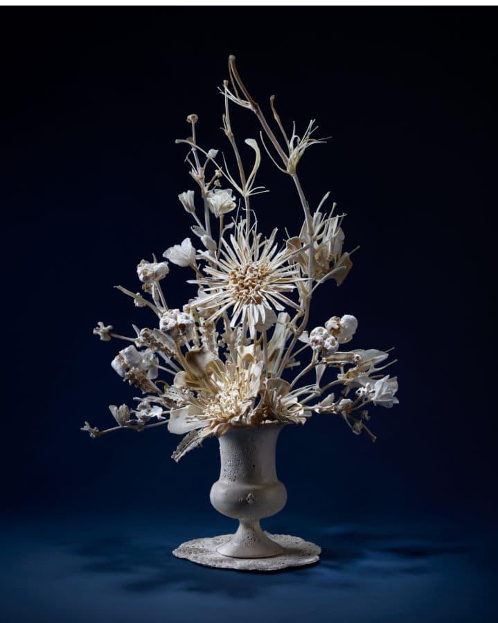 Bouquet Royal #4 sculpture jesmonite et os de volailles 47x37x80 cm CB-2501 ©Corine Borgnet